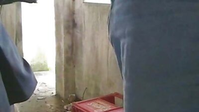 公衆トイレで2人の男に大まかに犯されたセクシーなティーン エロ 動画 vr フェラ